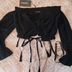 Pretty Little Thing black crop top